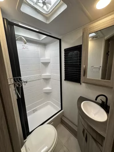 New 2024 Keystone RV Passport SL Series 229BHWE — photo 3