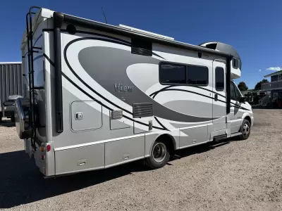 Used 2015 Winnebago View 24M — photo 3
