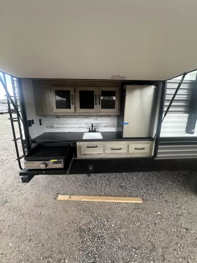 New 2022 Palomino Puma XLE Lite 30DBSC — photo 8