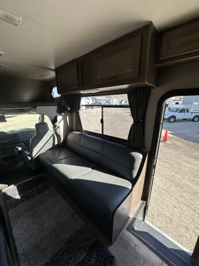 New 2019 Thor Motor Coach Majestic 28A — photo 3