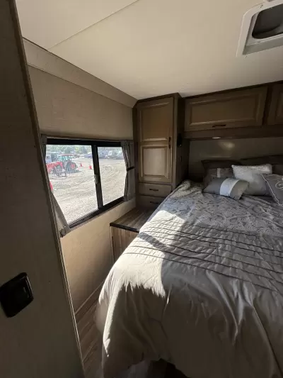 New 2019 Thor Motor Coach Majestic 28A — photo 4