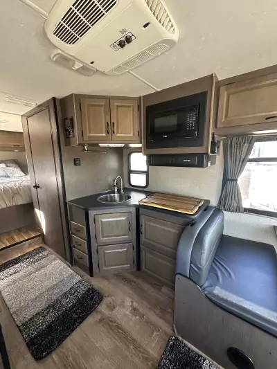 New 2019 Thor Motor Coach Majestic 28A — photo 15